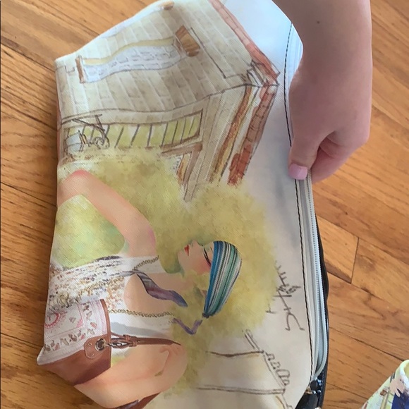 Hand bag with three parts to it - Picture 6 of 12